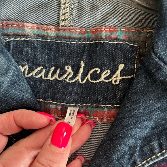 Maurices Denim Distressed Jacket with Button Details Women’s Size Medium - Picture 14 of 15